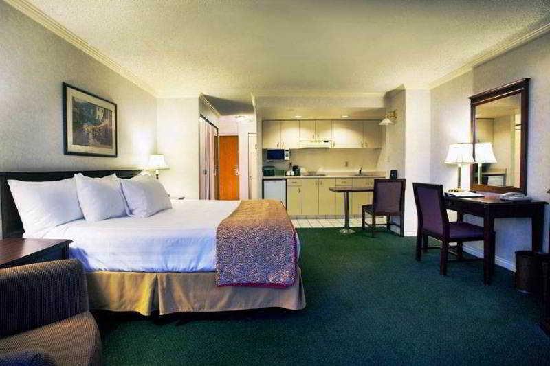 ויקטוריה Harbour Towers Hotel & Suites מראה חיצוני תמונה