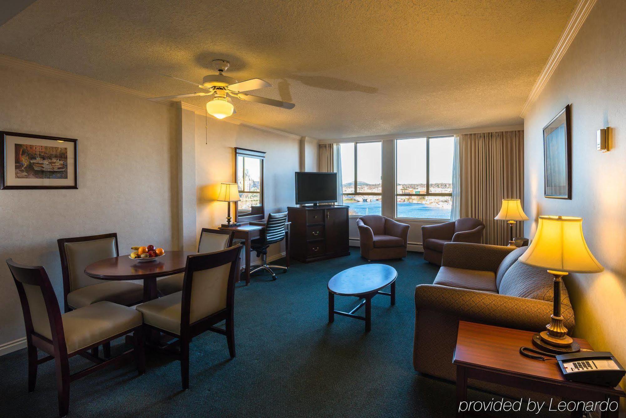 ויקטוריה Harbour Towers Hotel & Suites מראה חיצוני תמונה
